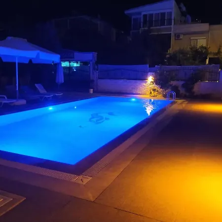 Spacious 4br And 2ba Private Pool In *